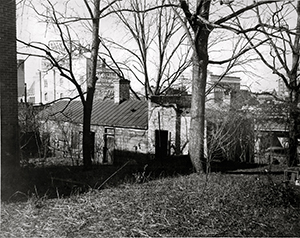1938 photograph of Burgwin-Wright House slave quarters